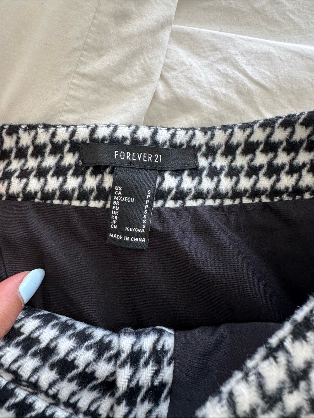 Forever 21 Black & White Houndstooth Button-Front Mini Skirt - Picture 2 of 2